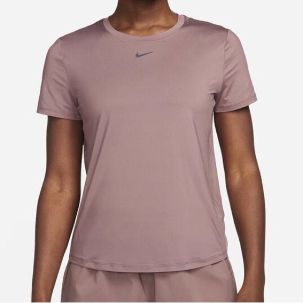 Nike | Dri-FIT Short-Sleeve Top *Medium